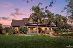 6109 Western Road — Texan Gardens