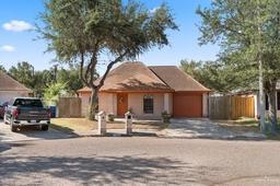 4101 Esperanza Avenue — Villa De Palmas