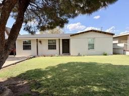 1109 E Pecan — Sun Garden Village