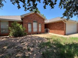 3507 Edgemont Dr — Fairmont Park
