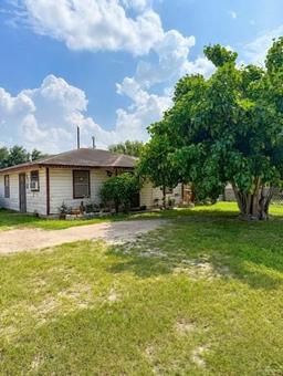 1520 Quitaca Drive — Texas Mexican Railway
