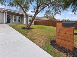1105 Cabra Street — Bluff