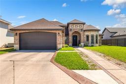 909 Seminole Avenue — West Oak Manor