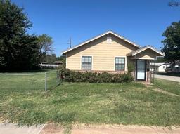 3200 Armory Road — Hillcrest