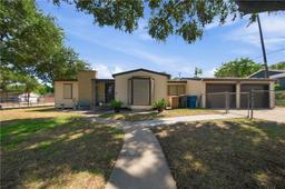 466 Macleod Drive — Saxet Heights #2