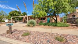 315 ALVAREZ Drive — La Paz