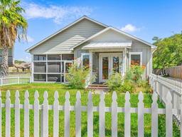 513 Traylor Boulevard — Sylvan Heights
