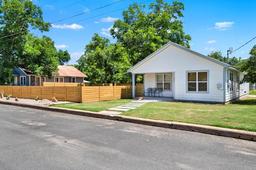 901 Bell St — South Heights