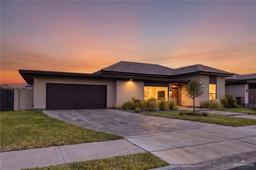 1713 S Queen Street — Brentwood Manor