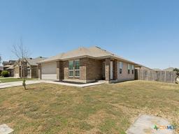 1440 Doncaster Drive — Meadows Nolte Farms Ph# 1 T
