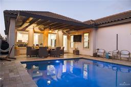 4913 Sweetwater Avenue — Las Villas Del Rio