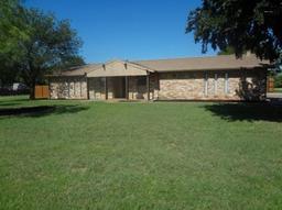 902 S College Avenue, Holliday, TX 76366