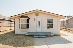 911 Del Rio Drive — Del Rio