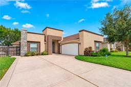 3600 N 42nd Street — Hidden Coves