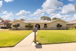 4606 Somerset Lane — University Gardens