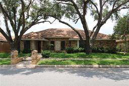 2420 Swallow Avenue — Parkwood Manor #2