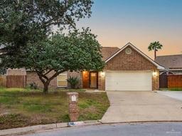 1921 Baylor Avenue — Woodhollow