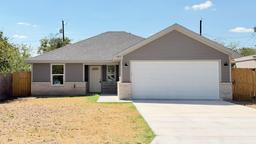 1407 Parker Street — Lake Concho Addition