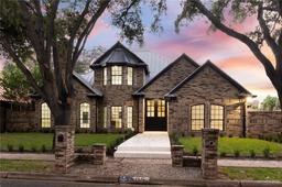 5505 N 4th Street — Heritage Manor
