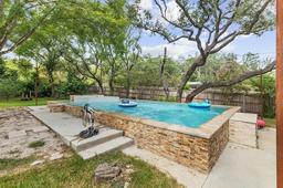308 Tanglewood Dr — Carriage Hills