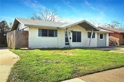 1821 Roslyn Street — Monterrey Gardens #3