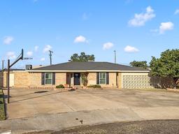 3985 Lakeside Dr — Lakeside Estates
