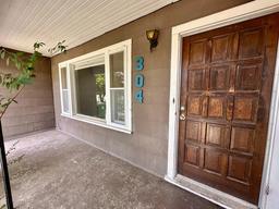 304 Greer Street — River Oaks