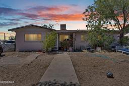 983 Stanley Street — Loma Terrace