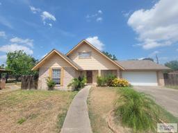 25 Cobblestone Cir — RESACA GARDENS