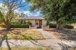 14 Carswell Circle — Expressway Village