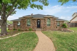 6 Merle Circle — Hill & Hill