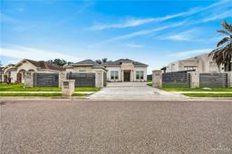 2921 La Puerta Avenue — La Puerta #1