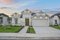 2732 E Conroe Road — Highland Heights