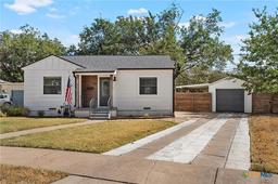 913 Alamo Court