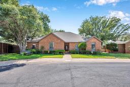 4905 Foxboro Court — Meadowpark