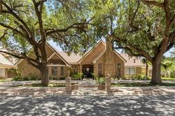 305 Bluebird Avenue — Heritage Manor