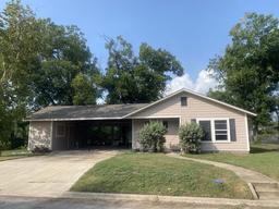 512 Milton St — Westland