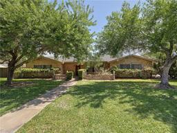 1540 W Deberry Avenue — Strahan