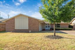 4213 Canberra Drive — Fountain Park South