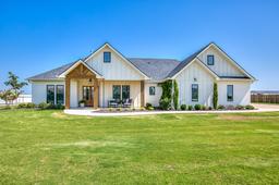 8296 Chad Road — Stonewall Range