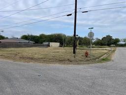 602 2nd St & Marion St, Gregory, TX 78359