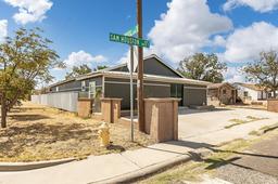 1452 S Sam Houston Ave — Graham