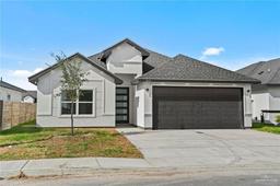 2613 E Conroe Road — Highland Heights