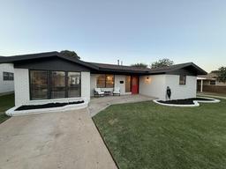 3733 Springdale Dr — Springdale