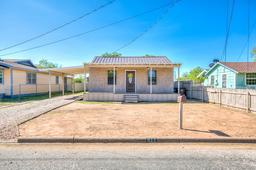 811 San Jacinto Street — Ben Ficklin