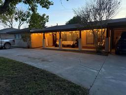 1109 Mogford St — Scenic Heights