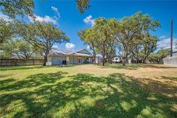 750 Redwood Avenue — Oak Terrace