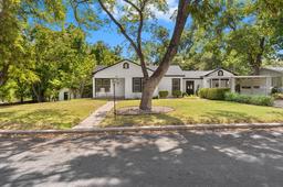 411 W Travis St — Fredericksburg Addition