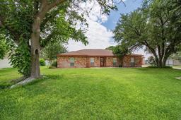 823 New Castle CT — Colonial Estates