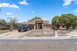 15 Ripple Creek Circle — Resaca Gardens